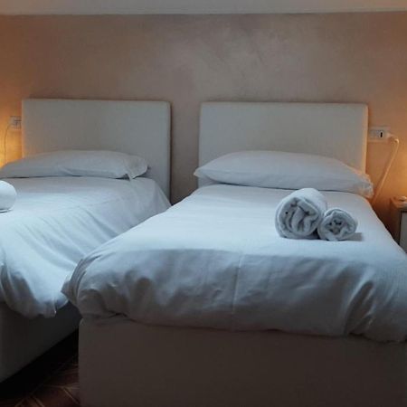 Camere Porto Vecchio Con Parcheggio A Pochi Passi Dal Castello Malcesine Exterior foto