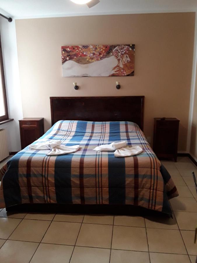 Camere Porto Vecchio Con Parcheggio A Pochi Passi Dal Castello Malcesine Exterior foto